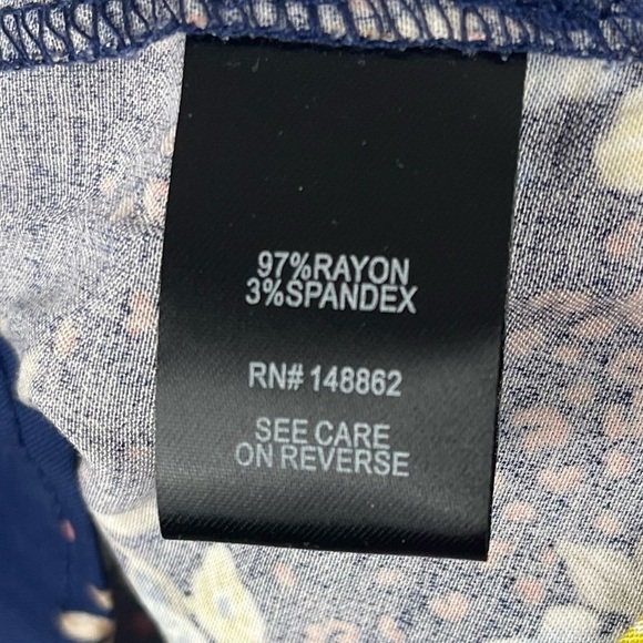 Torrid Navy Floral Stretch Challis Corset Back Blouse Size 00, Medium, 10 - Picture 11 of 16